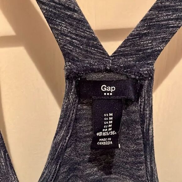 Gap racer back casual dress. Small pocket on front Size M - Picture 2 of 4